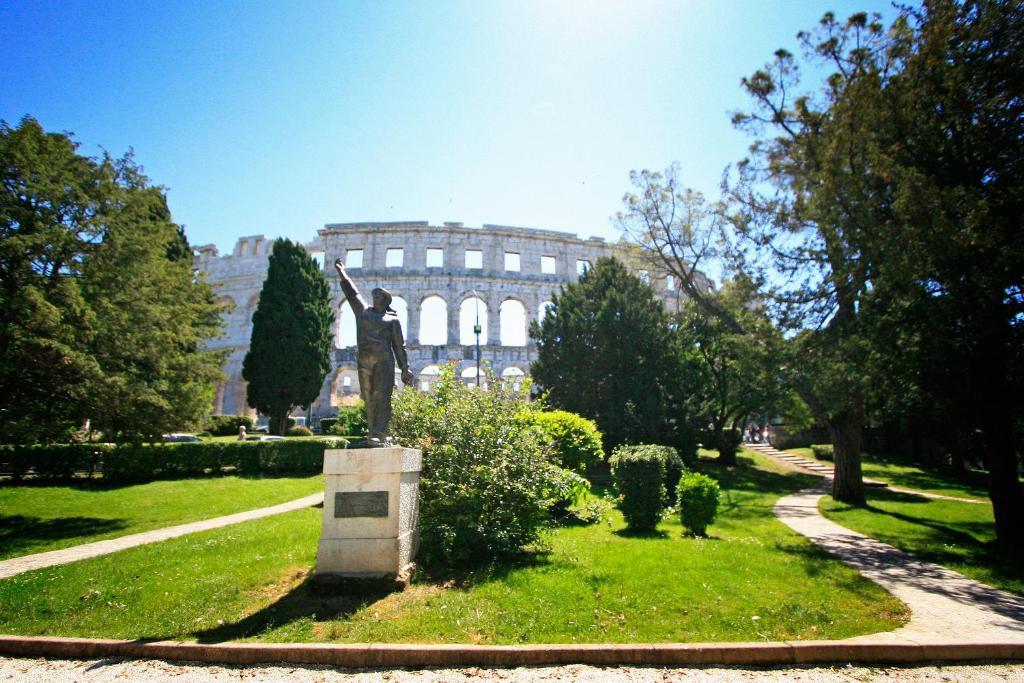 Downtown * Pula